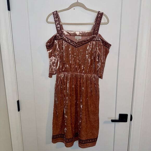 Lucky Brand Velvet Dress Medium Cold Shoulder Sleeves Side Pockets Soft - Picture 2 of 8